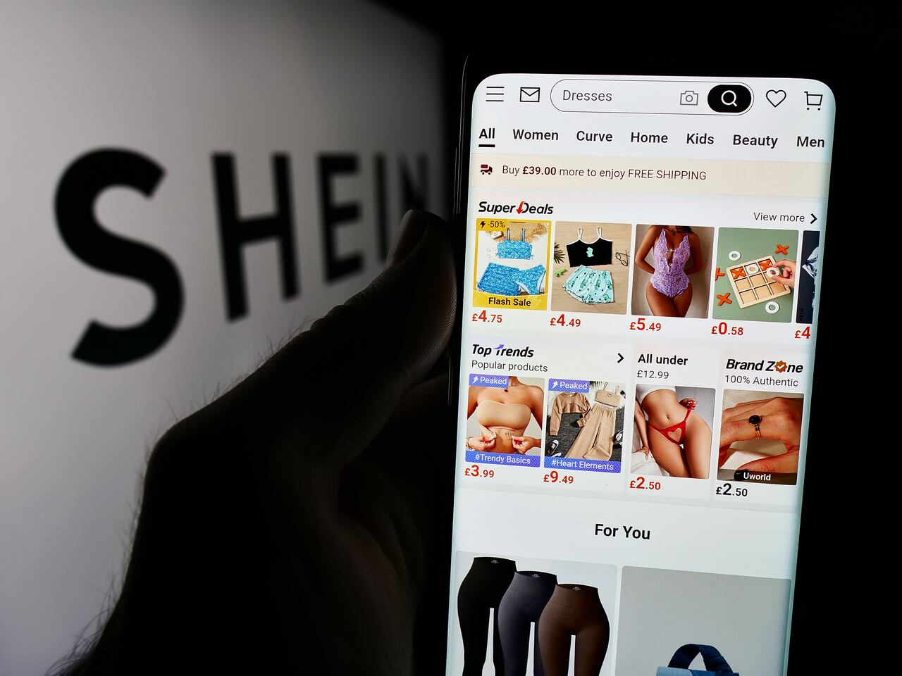 El Servicio Postal de EE.UU. dejó de aceptar paquetes procedentes de China y Hong Kong debido a este cambio.