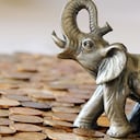 El elefante de la suerte no es solo un adorno encantador; es un símbolo poderoso en el mundo del Feng Shui.