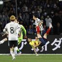 Borré definió con una acrobacia el 2-1 a favor de Colombia