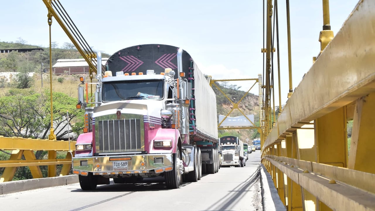 El actual puente Mariano Ospina Pérez empezó a funcionar desde hace más de 70 años.