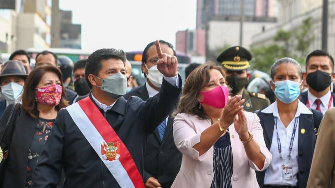 Si se aprueba la destitución de Castillo, Perú tendría su sexto presidente en los últimos cinco años.
