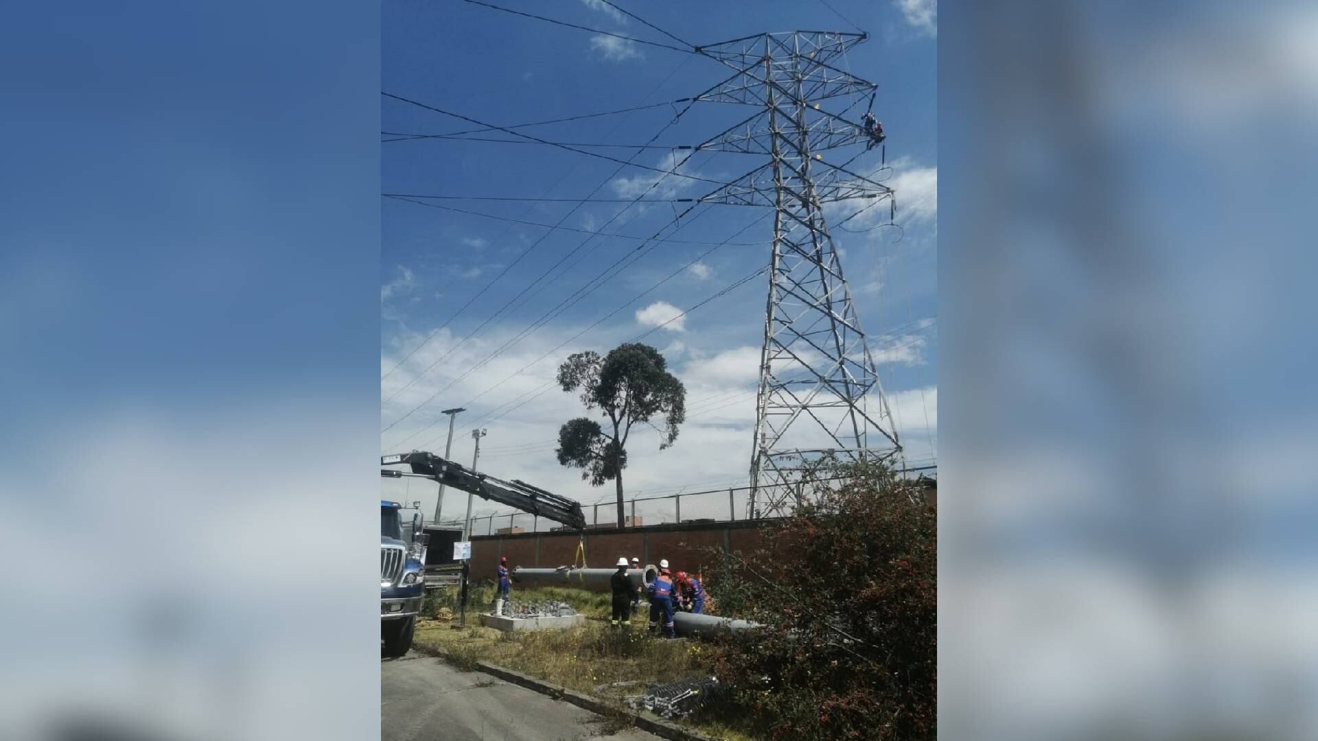 La Empresa Metro de Bogotá ha comprometido más de 60.000 millones de pesos para el traslado de estas redes de alta tensión. Foto: Enel