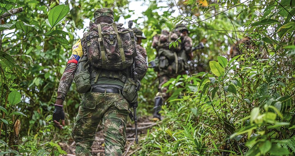 Actualmente en Colombia, en 29 de los 32 departamentos, hay conflictos con grupos armados. 