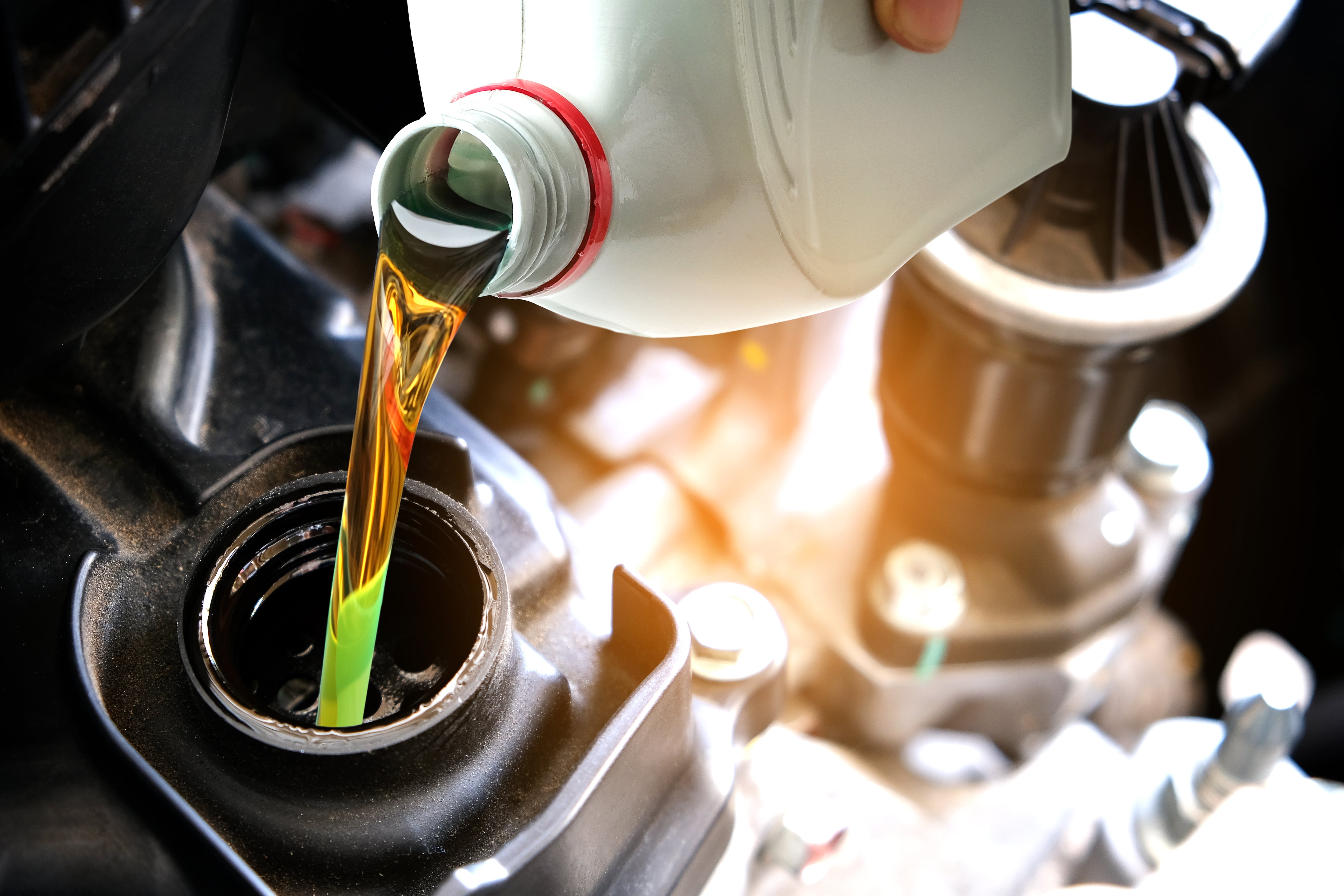 Un aceite incorrecto puede afectar el desempeño, la lubricación y la vida útil del motor de una motocicleta.