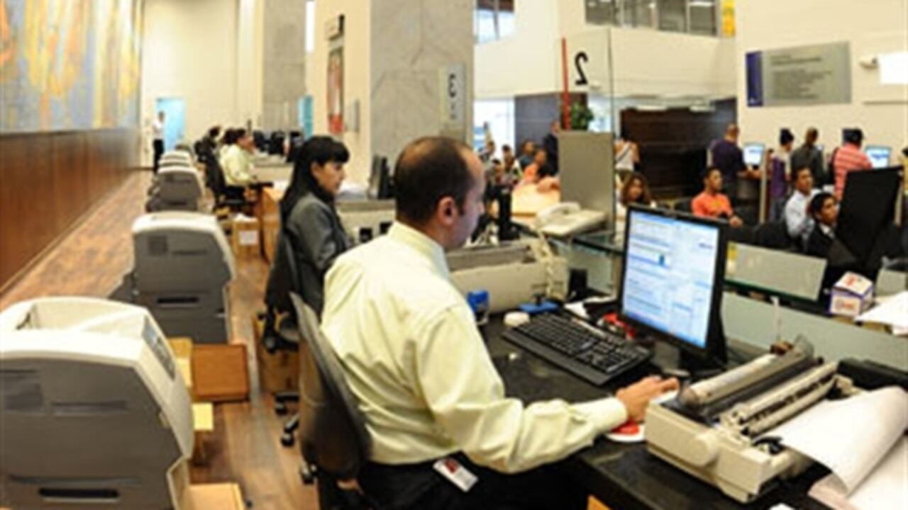 Los perfiles en redes sociales más consultados por parte de las empresas son Facebook en primer lugar con un 72%, seguido de Linkedin con un 70% y Twitter con un 33%.