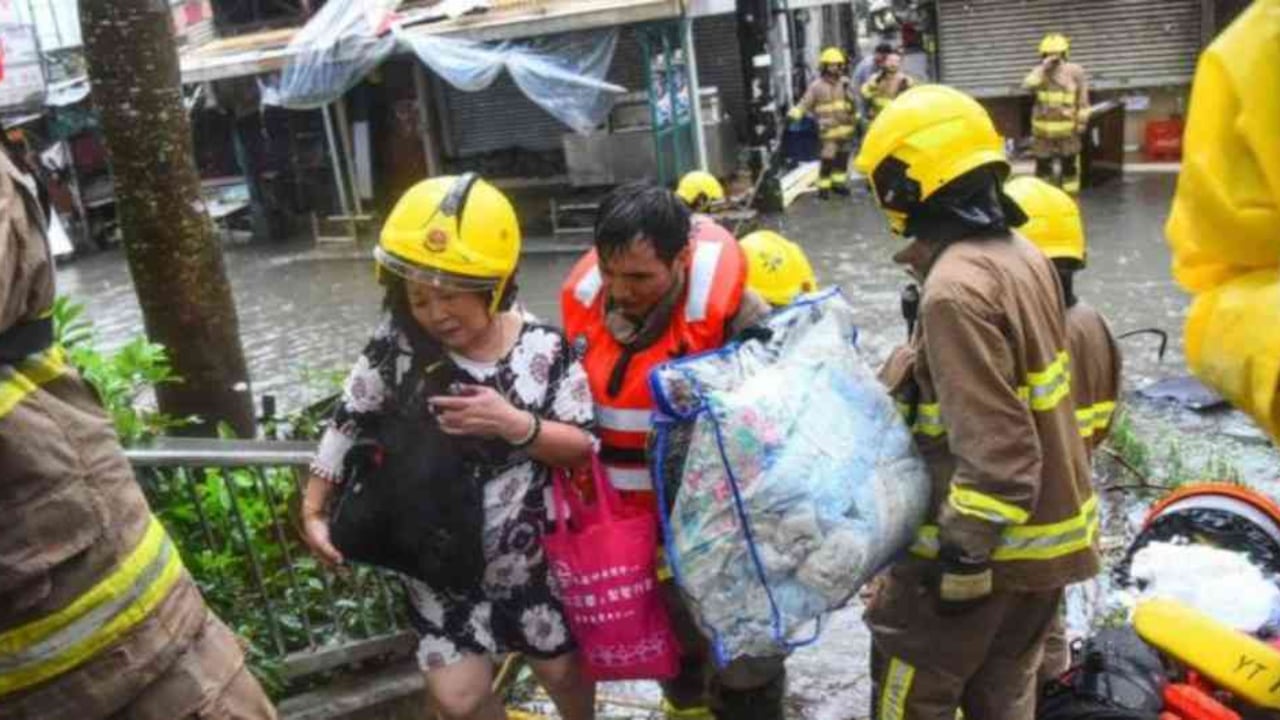 Más de 2,5 millones de chinos tuvieron que evacuar debido al tifón. Foto: GETTY vía BBC.