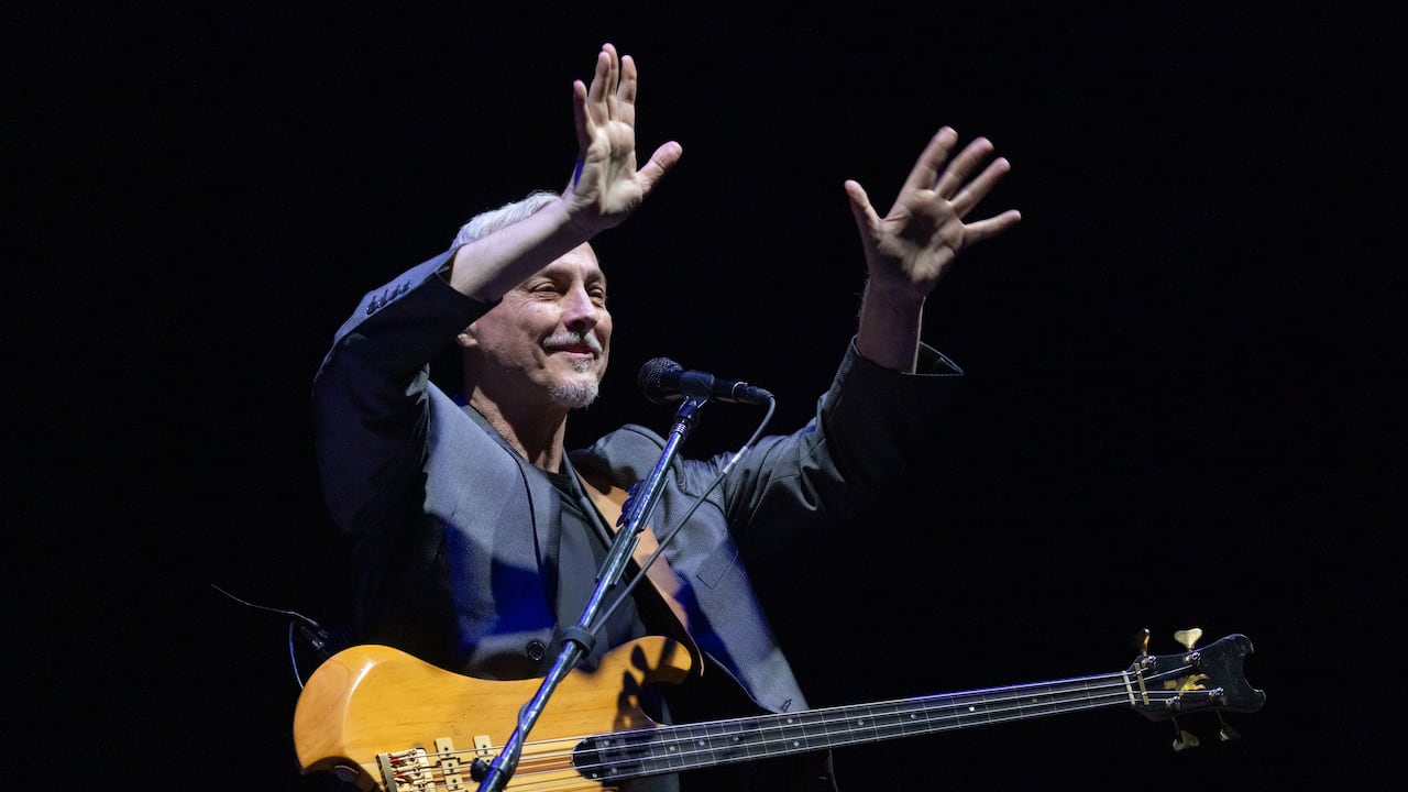 'Pedro Aznar 5.0: 50 años de música' es, ante todo, un viaje emocional por un recorrido notable que empezó a los 15 años de edad y aún deja mucho lugar para el asombro.