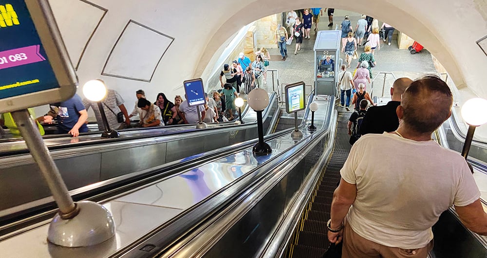 La ciudad da muestras de aparente normalidad en medio de la guerra.