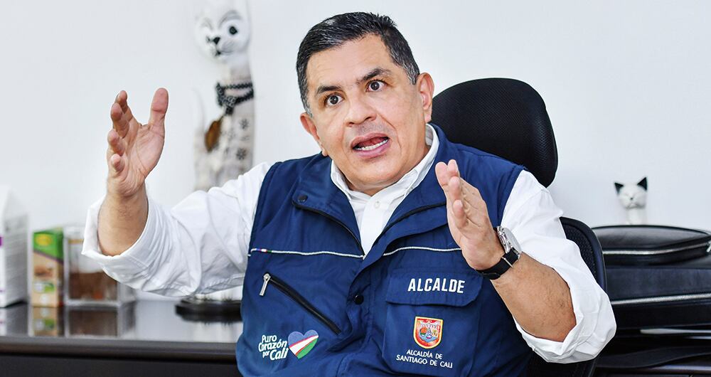 Jorge Iván Ospina ha respondido con evasivas ante los cuestionamientos por los polémicos contratos.