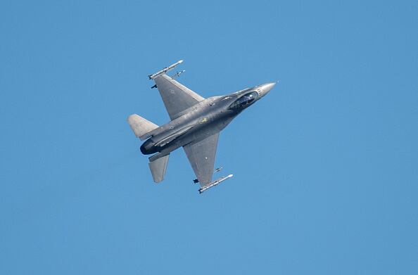 Avión F-16