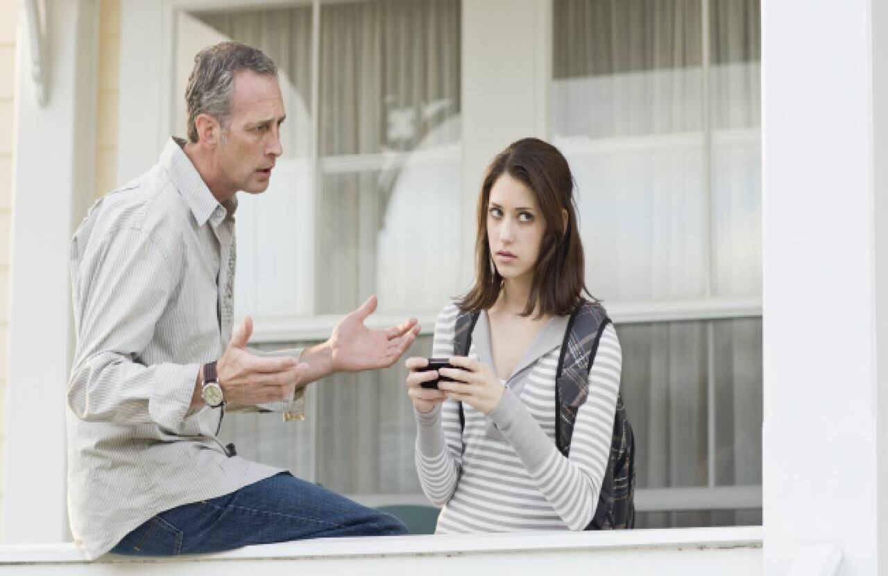 La joven, de casi 30 años, recibía mensualmente 125 euros de su papá (imagen de referencia, no alude al caso en mención).