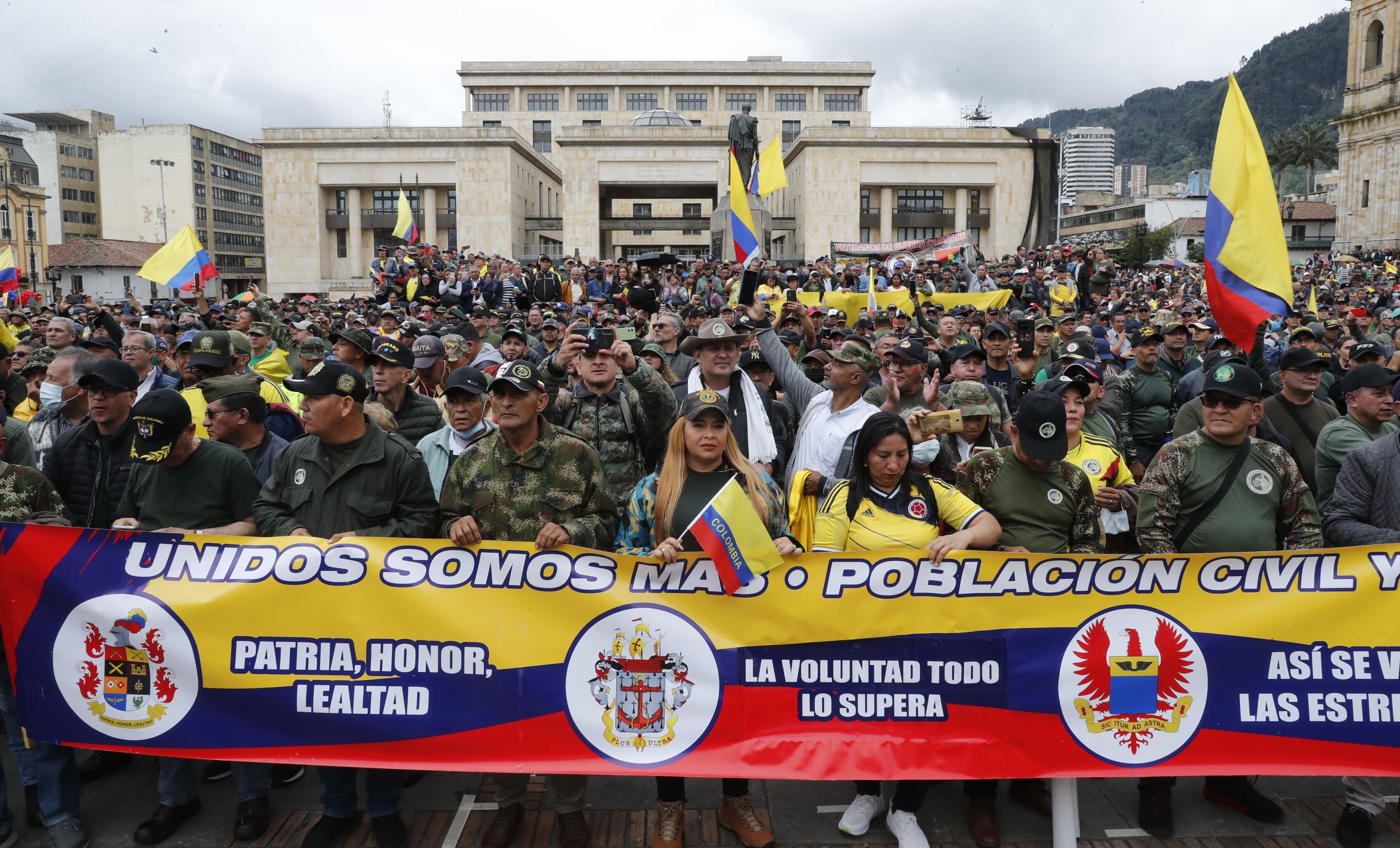 Protestas militares retirados en la plaza de bolívar