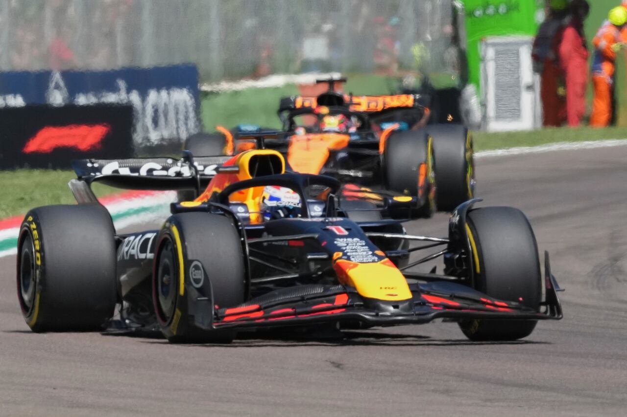 Red Bull driver Max Verstappen of the Netherlands leads at the start during the Italy's Emilia Romagna Formula One Grand Prix, in Imola, Italy, Sunday, May 18, 2025. (AP Photo/Antonio Calanni)