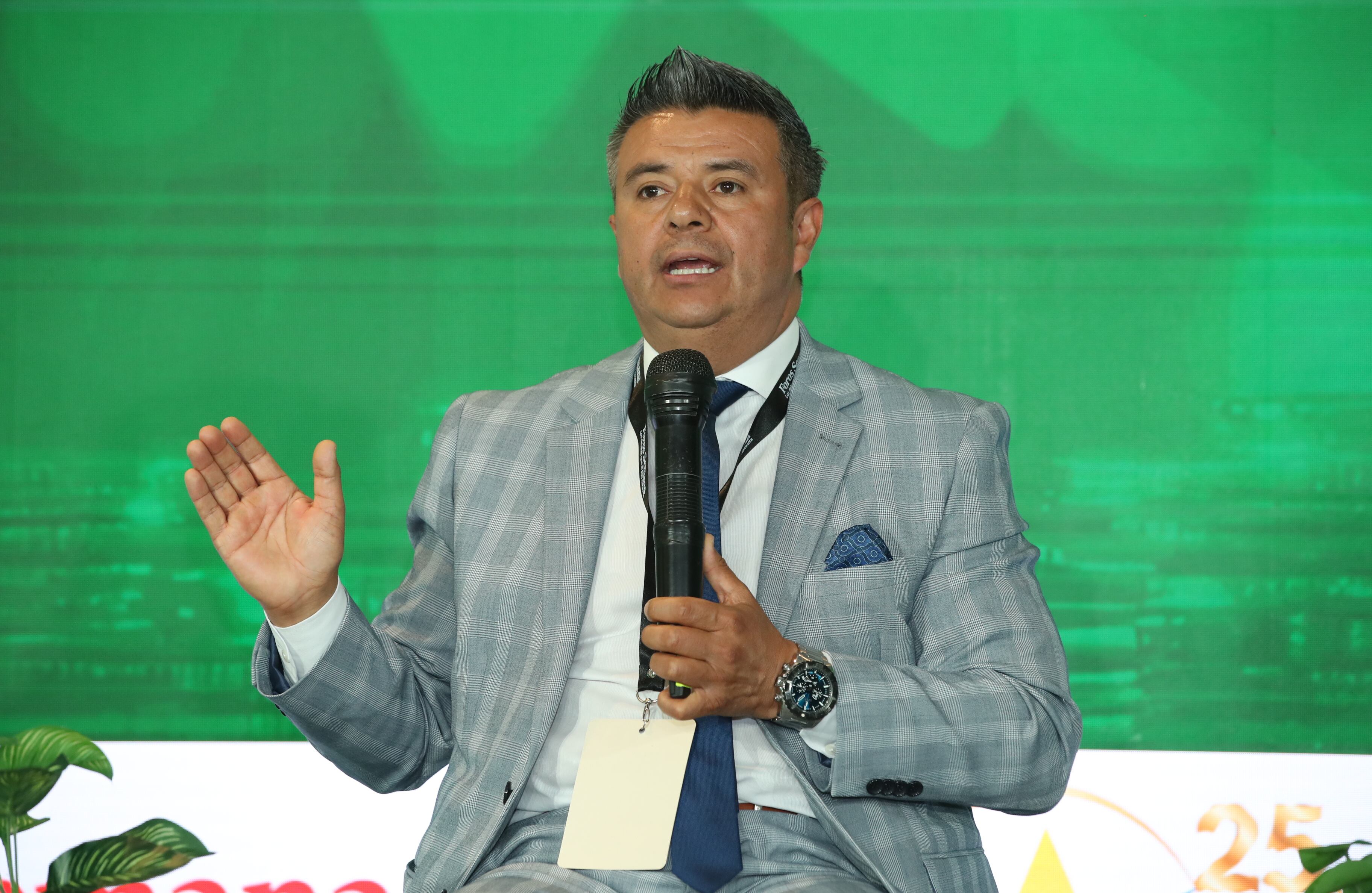 Foro 
Servicios públicos: control y transparencia

Jueves 27 de marzo de 2025 
Edificio Semana