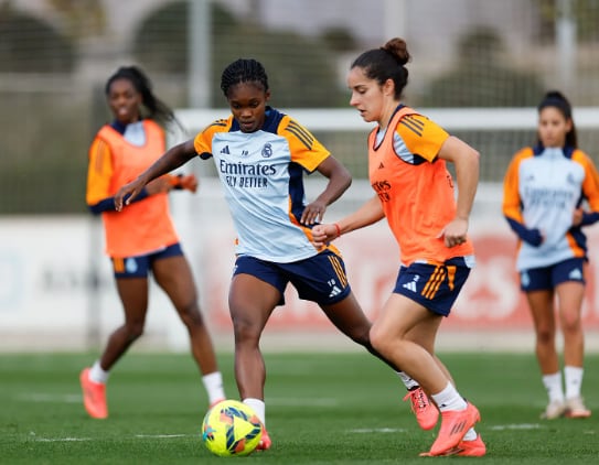 Linda Caicedo en el entrenamiento de este viernes en la sede deportiva del Real Madrid