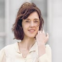 Irene Vallejo también publica desde hace un año, y de forma quincenal, la columna ‘El atlas de Pandora’ en El País Semanal de España.
