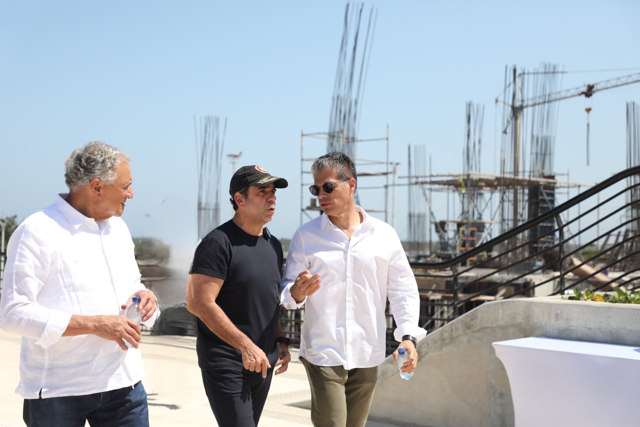 A través de un memorando de entendimiento entre el Distrito, Puerta de Oro y la firma Investment A&B, se iniciarán estudios que permitan establecer la prefactibilidad del espacio multipropósito en la ciudad.