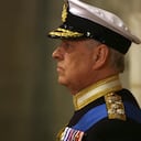 Gracias al permiso especial, este viernes, el príncipe Andrés pudo volver a vestir de uniforme para el sepelio de su madre.