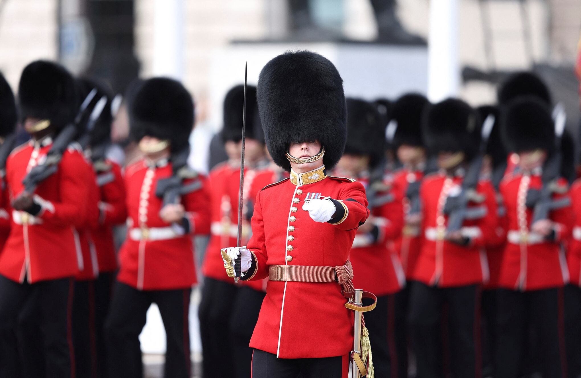 En imágenes : Procesión del ataúd de la reina por Londres