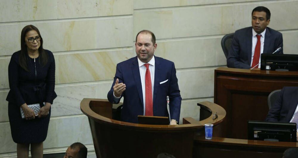 "Enarbolemos las banderas de un partido único que es Colombia": Lidio García