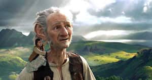 La más reciente película de Steven Spielberg es una adaptación del cuento “El gran gigante bonachón” (1982) de Roald Dahl.