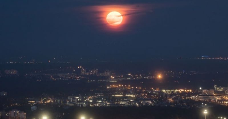 La superluna es un fenómeno apreciable alrededor de mundo.