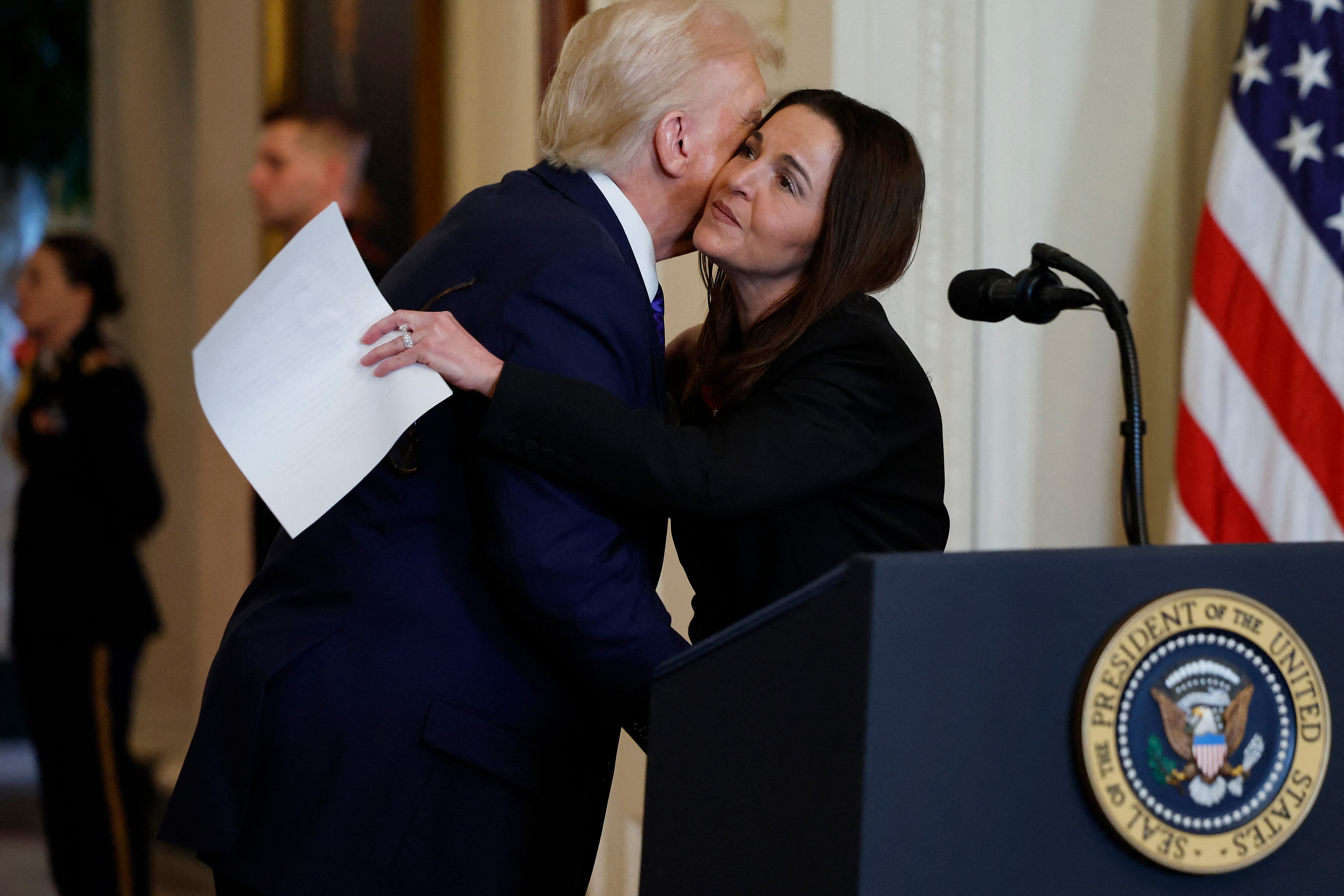 Allyson Phillips, madre de Laken Riley y Donald Trump.