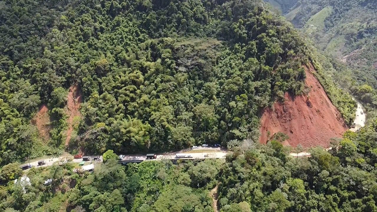 Imagen de referencia de la autopista Medellín - Bogotá.