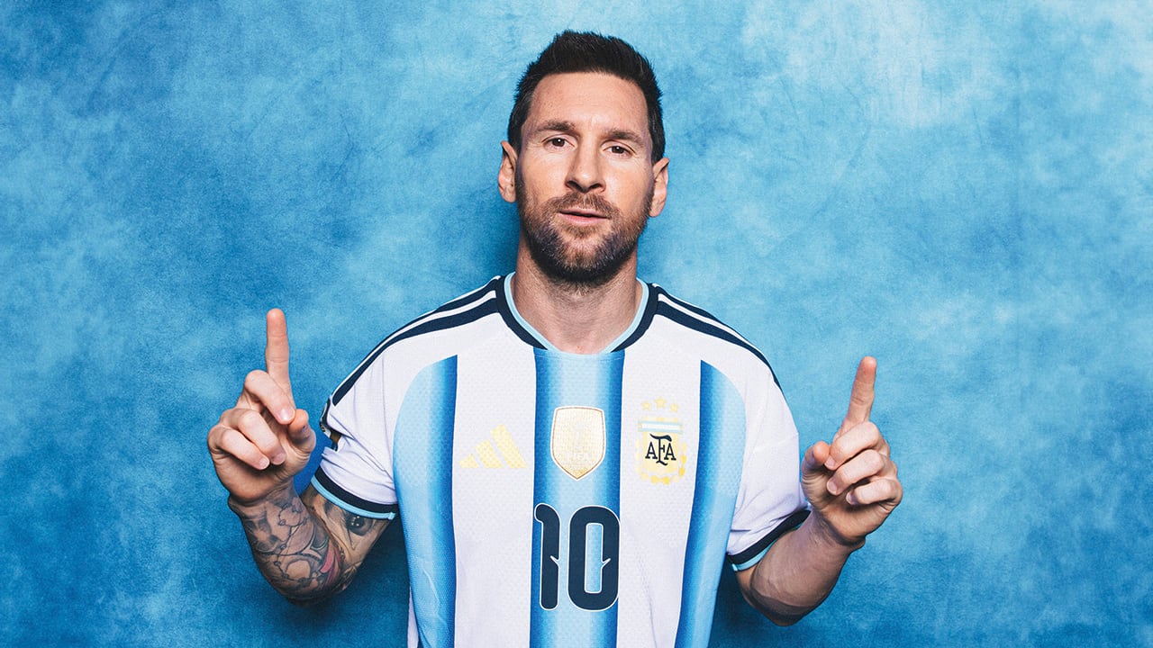 KANSAS CITY, KANSAS - JUNE 11: (EXCLUSIVE COVERAGE) (EDITOR'S NOTE: Tonal effects have been applied to this image) Lionel Messi #10 of Argentina poses for a portrait during the official FIFA World Cup 2026 portrait session on June 11, 2026 in Kansas City, Kansas. (Photo by Florencia Tan Jun - FIFA/FIFA via Getty Images)