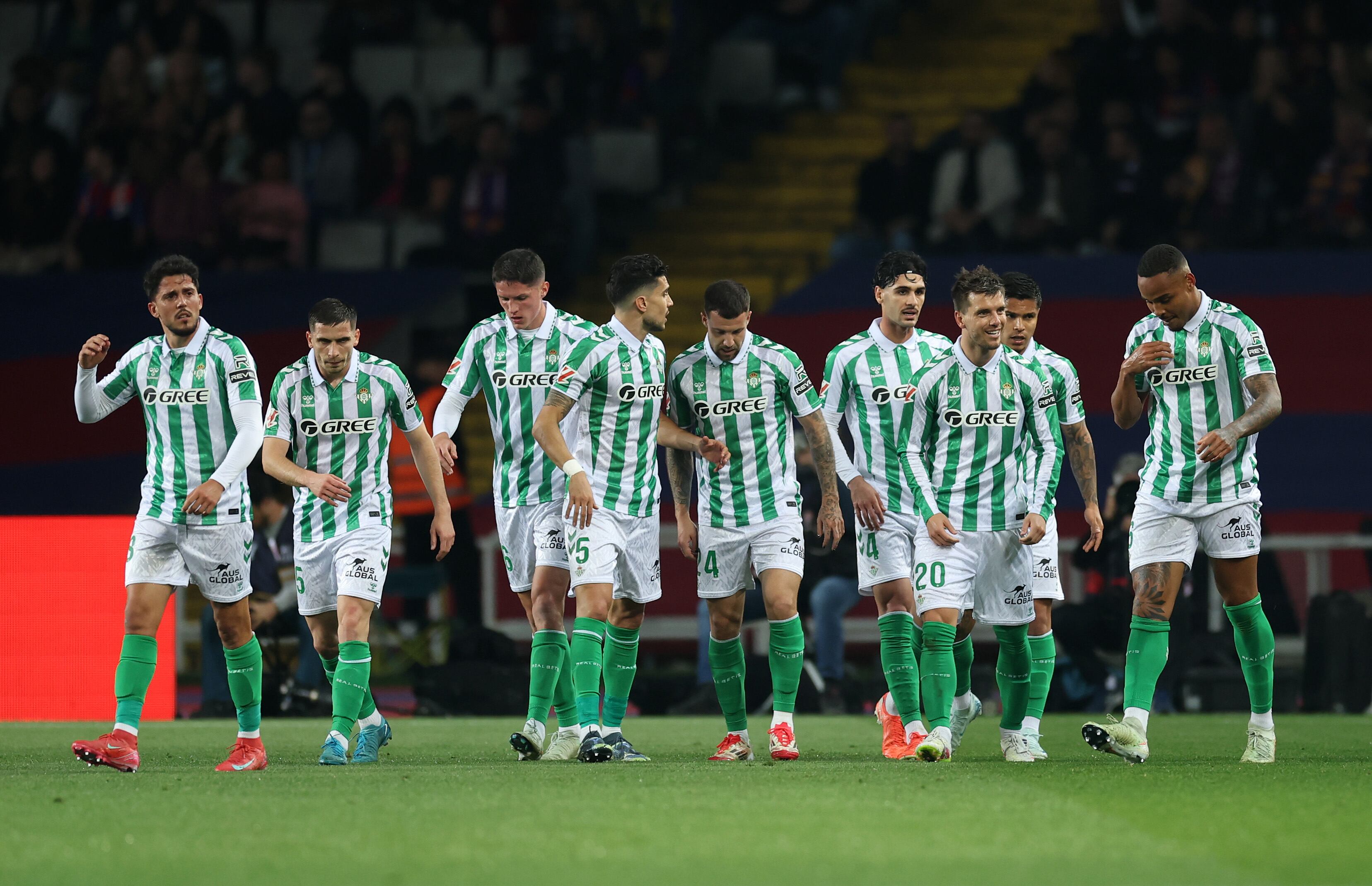 Betis le amargó la fiesta al Barcelona y movió LaLiga 24-25.