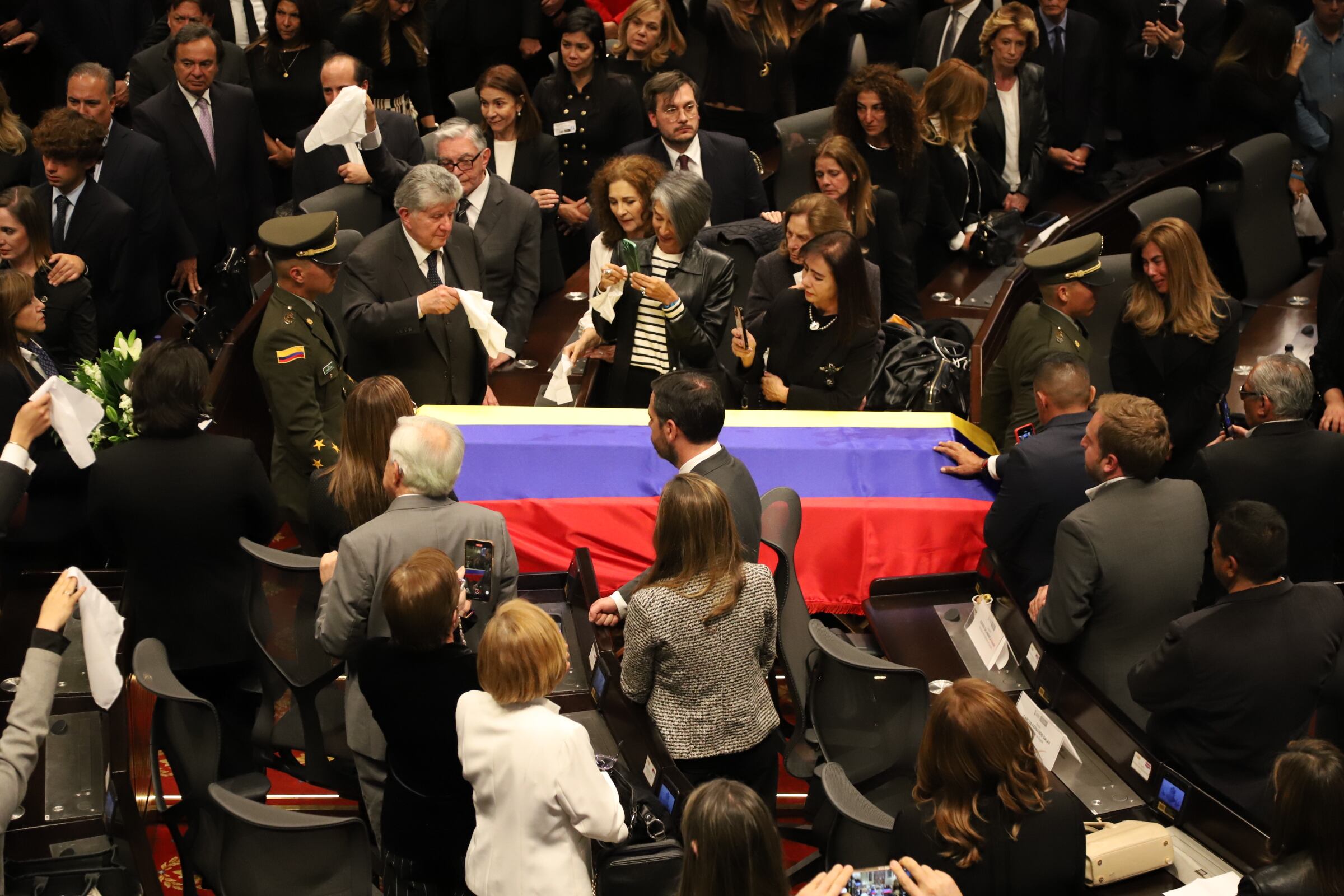 Homenaje póstumo en el Capitolio Nacional a Miguel Uribe Turbay