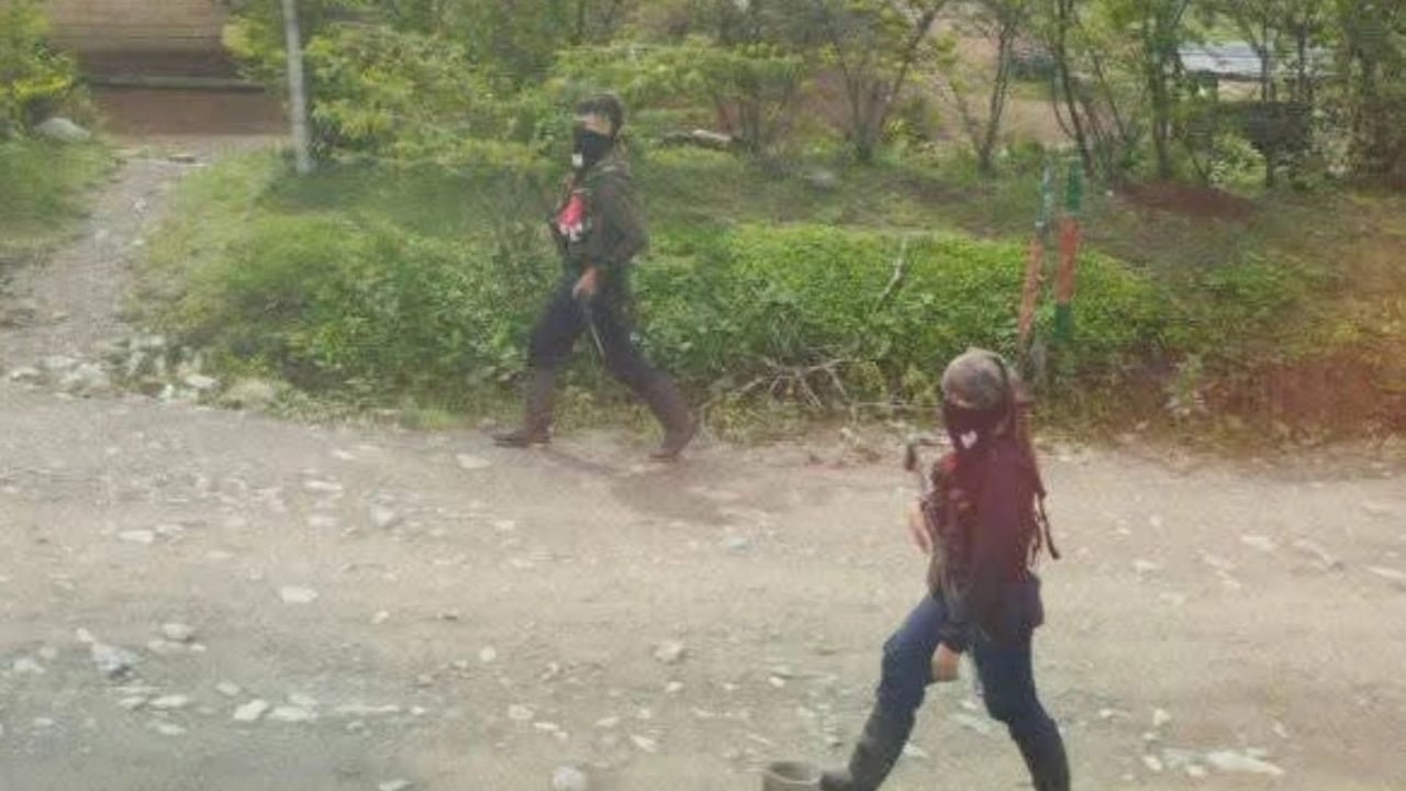 En el Cauca, la guerrilla del ELN sostiene una abierta confrontación con las disidencias de las Farc, de ahí que municipios como Caldono ahora es el escenario de una intensa guerra entre estas organizaciones armadas al margen de la ley.