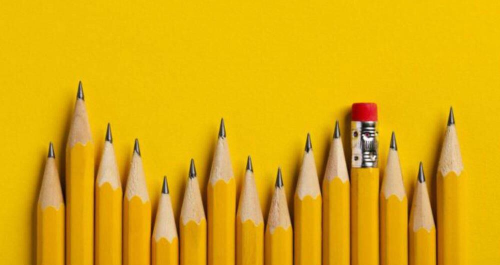 Las medidas para incomunicar a Navalny en la cárcel en Rusia han llegado incluso hasta a privarlo del derecho de accesos a papel y lápiz. 