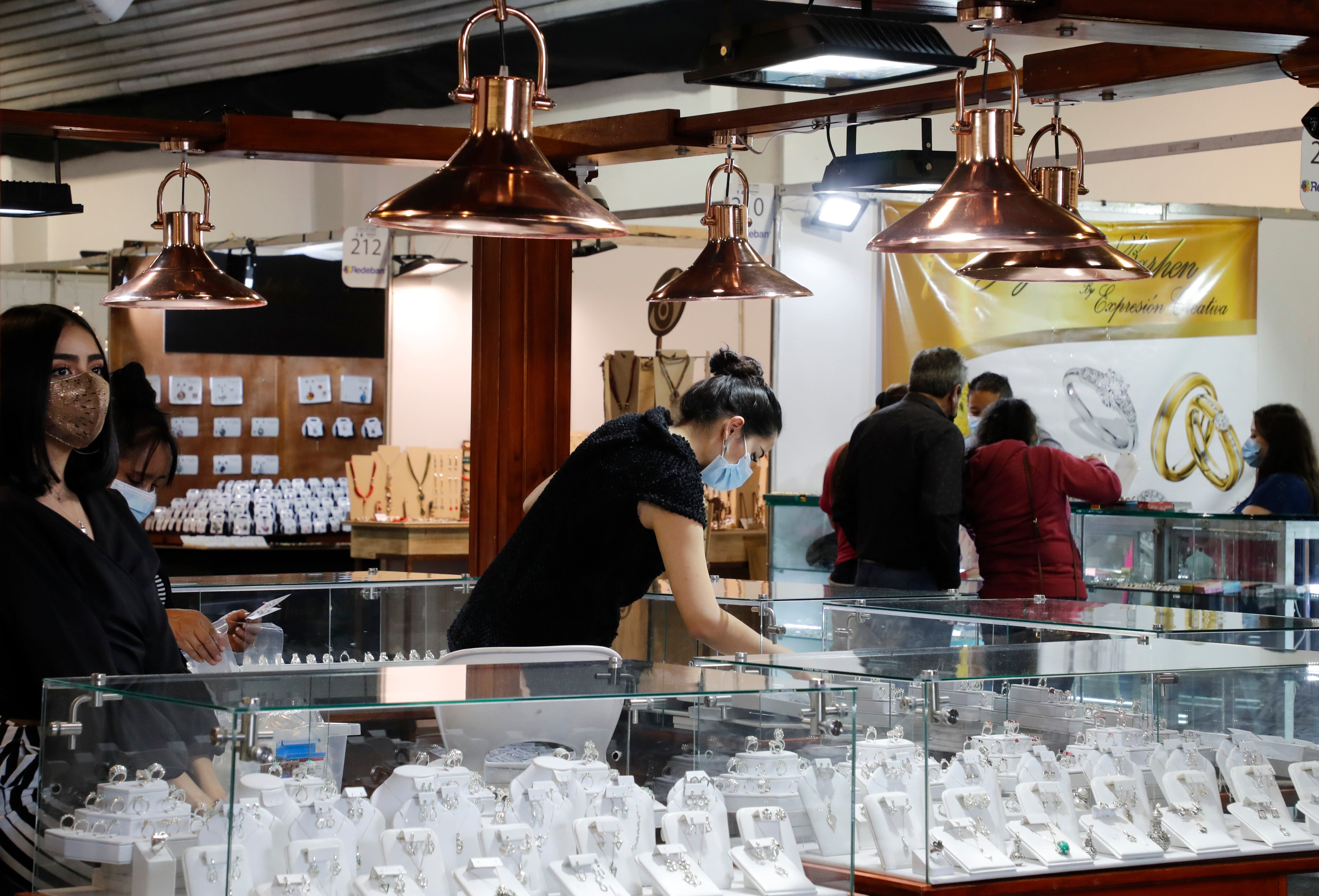 Feria del Hogar 2021  versión 38  presencial en  Corferias.
esquema de bioseguridad con el sello internacional ´Safe Guard´
Bogota sept 2 del 2021
Foto Guillermo Torres Reina / Semana