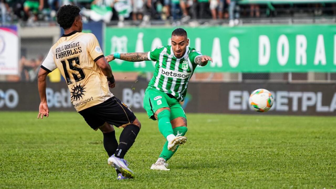 Chicho Arango antes del choque de cabezas que lo sacó del partido contra Águilas Doradas