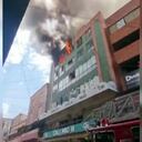 La fuerte conflagración se presentó en la calle 14 con carrera 9, en el barrio San Pedro, en el centro de Cali.