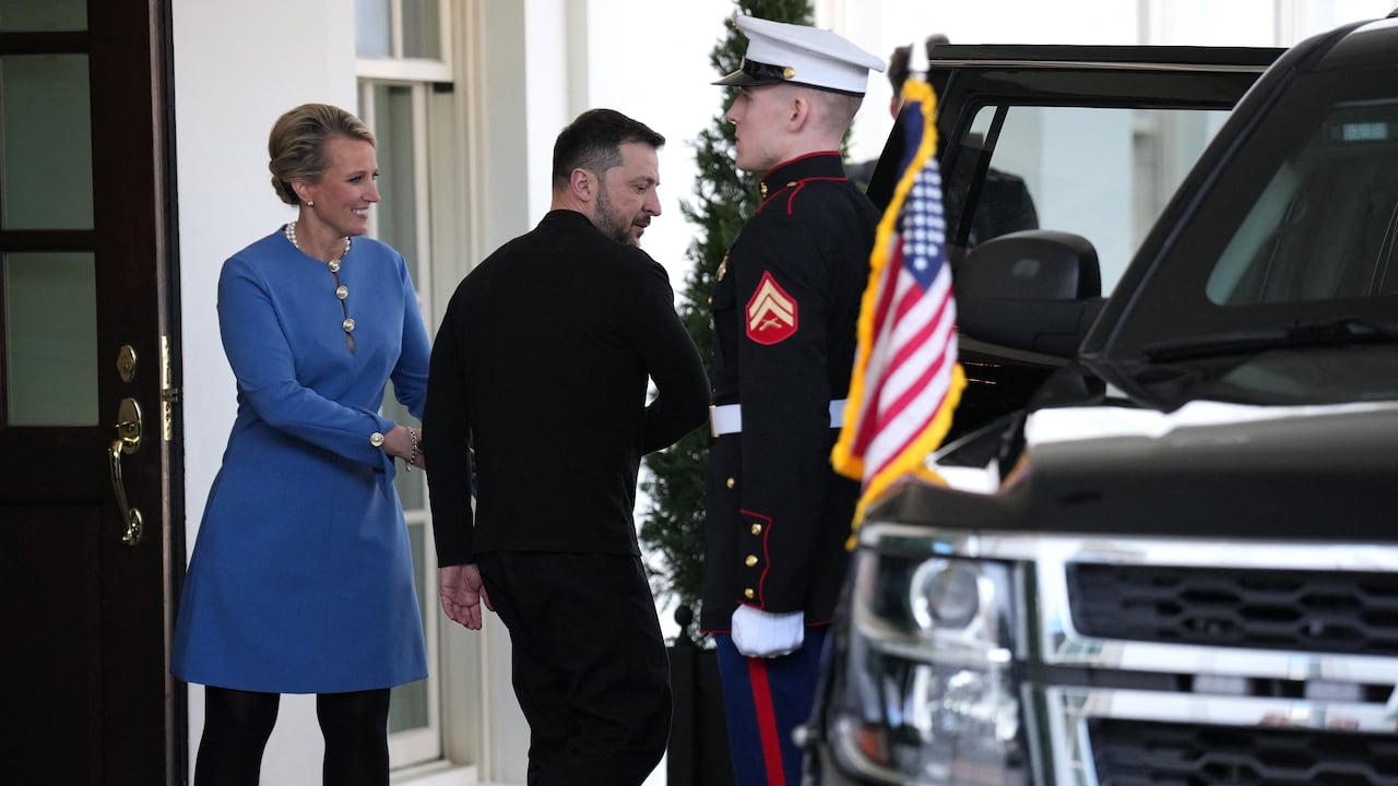 WASHINGTON, DC - FEBRUARY 28: Ukrainian President Volodymyr Zelensky leaves the White House on February 28, 2025 in Washington, DC. Zelensky is leaving the White House early�following a heated meeting in the Oval Office with U.S. President Donald Trump and Vice President JD Vance.�Zelensky and Trump were scheduled to sign a preliminary agreement on sharing Ukraine�s mineral resources and negotiate ongoing security support from Ukraine. Andrew Harnik/Getty Images/AFP (Photo by Andrew Harnik / GETTY IMAGES NORTH AMERICA / Getty Images via AFP)