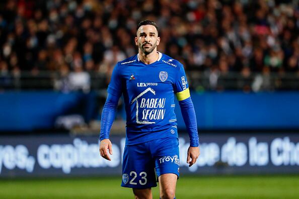 Adil Rami, juega como defensa en el E. S. Troyes A. C. de la Ligue 1 e hizo parte de la selección de su país que obtuvo el título mundial en Rusia 2018.  (Photo by Catherine Steenkeste/Getty Images)