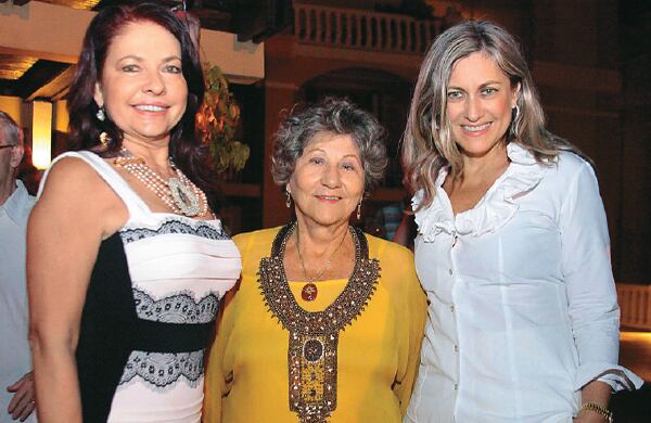 Chica Morales, Gloria Triana y Carmen Otero.