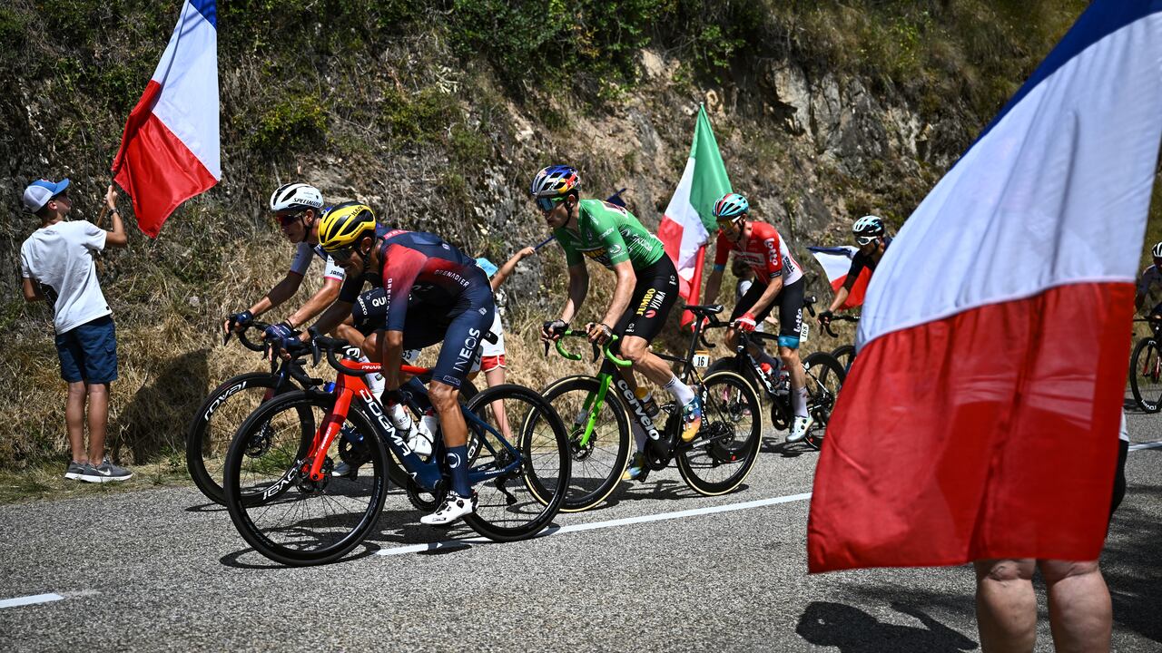 Daniel Martínez sobrevivió a Wout Van Aert hasta los últimos 5 kilómetros