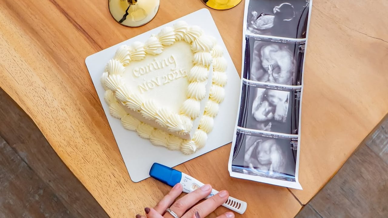 Paola Jara y Jessi Uribe hicieron tierna revelación de género de su bebé.