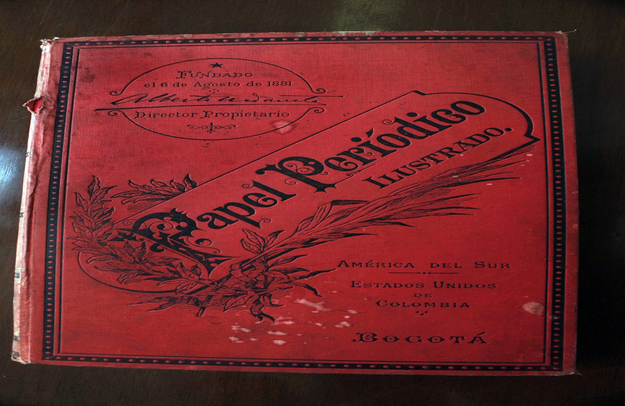 Papel periódico ilustrado (1881 - 1885): Es otro periódico de Nueva Granada dirigido por Alberto Urdaneta en 1881 – 1885. Era un periódico conservador, católico y crítico a las ideas liberales. Tenía caricaturas en contra de los liberales, y grabados de en alto relieve. Foto: Álvaro Tavera.