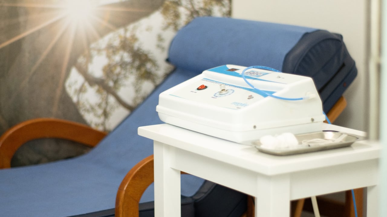 La oxivenación consiste en aplicar de manera intravenosa oxígeno puro a una presión y velocidad controladas.