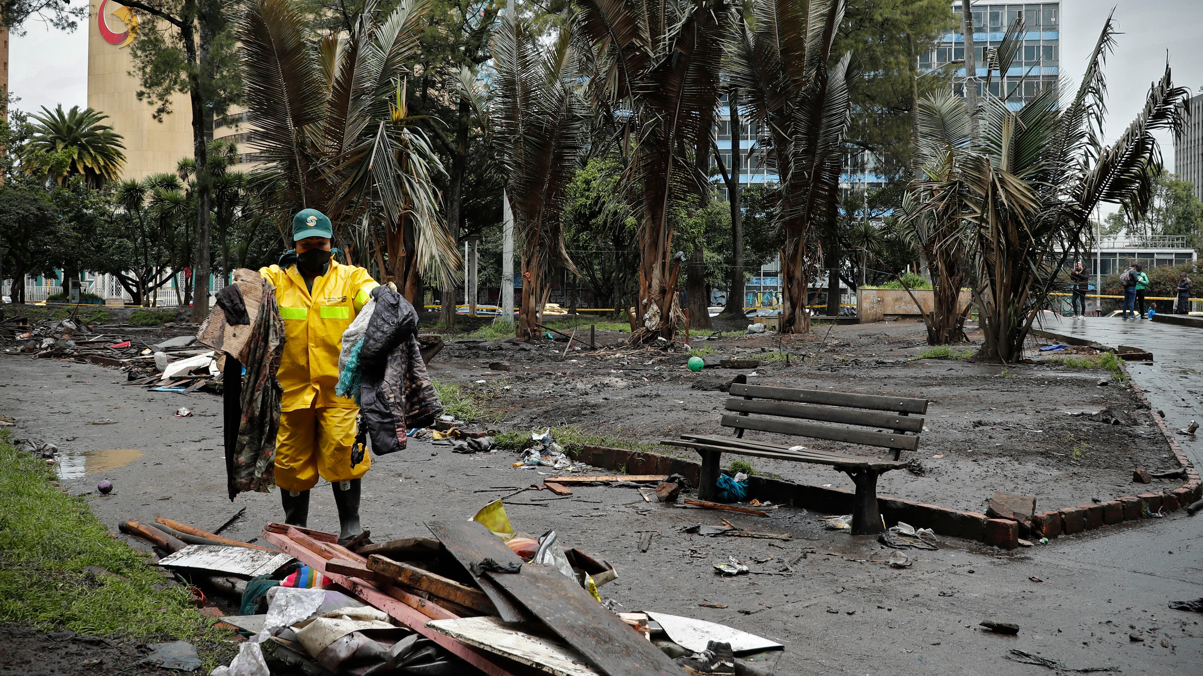 Así quedó el parque Nacional después de 226 días de asentamiento de los indígenas, 
Bogotá mayo 13 del 2022
Foto Guillermo Torres Reina / Semana