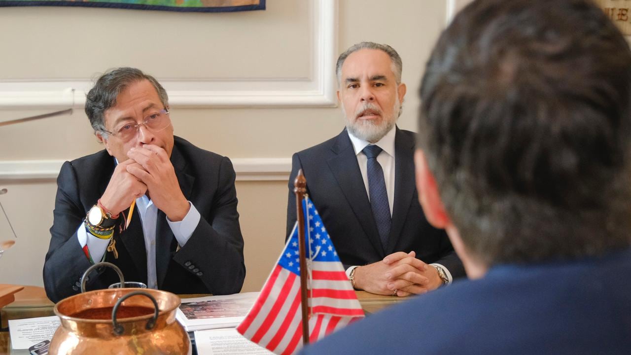 Gustavo Petro y Armando Benedetti con Bernie Moreno.