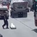 Cadáver en plena vía pública