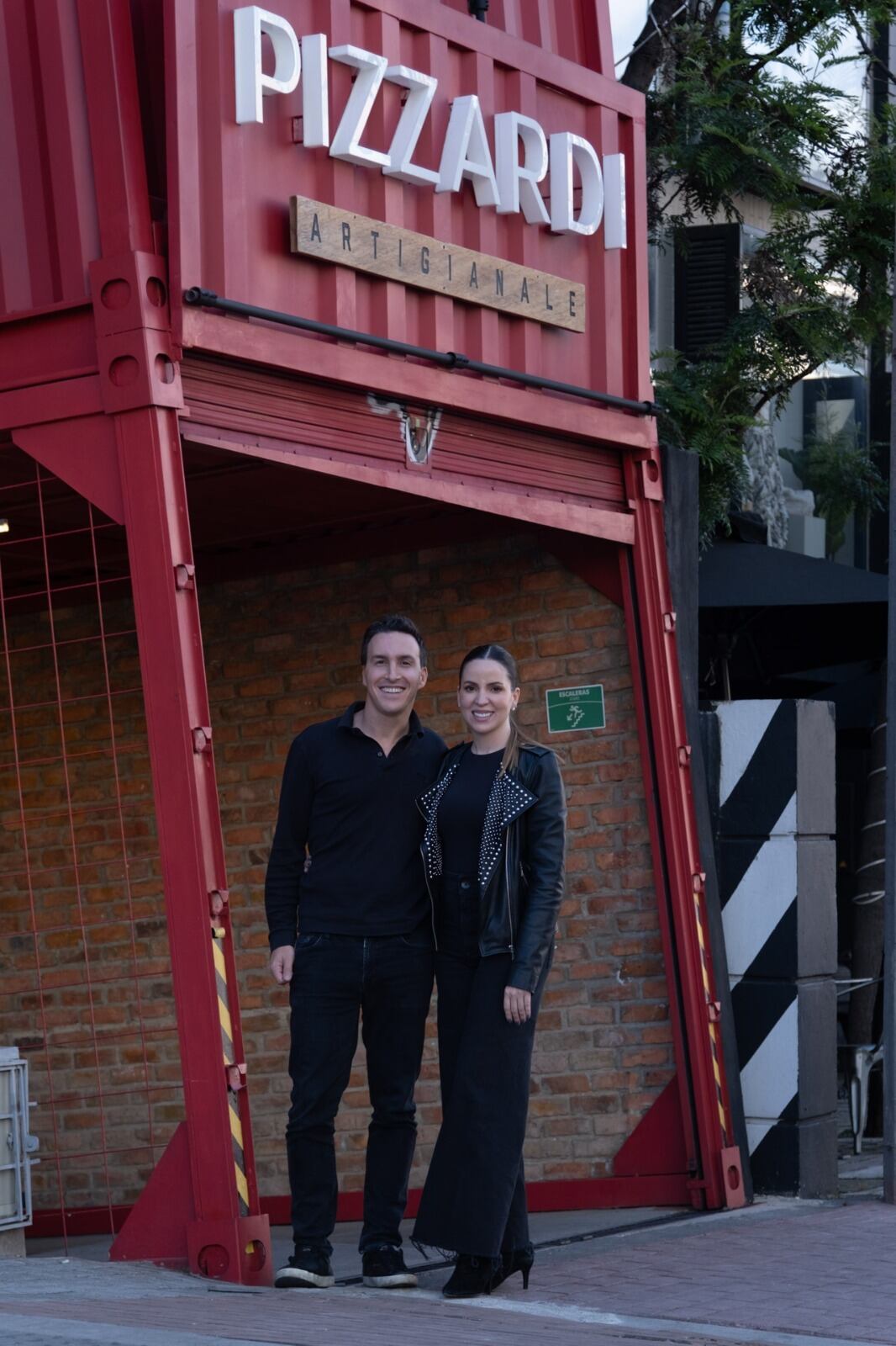 Pizzardi nació por el sueño de Andrea Bornacelli y su esposo, de traer el auténtico sabor napolitano a Colombia.