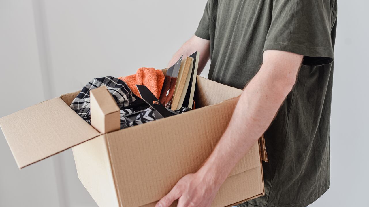 El acto de limpiar y botar objetos viejos puede tener efectos positivos en nuestra salud mental.