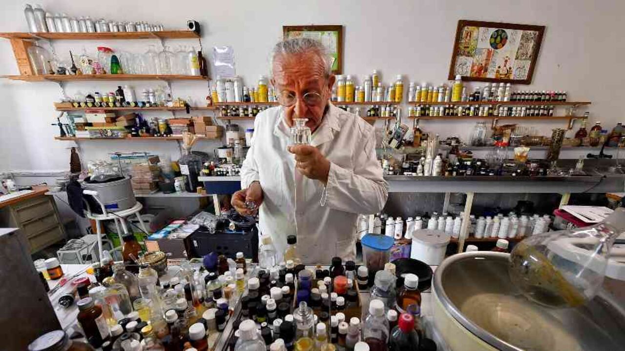 Michaël Moisseeff, escultor de aromas que fabrica el olor de la Luna | Mundo hoy