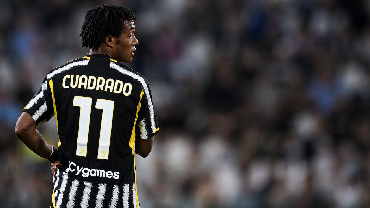 ALLIANZ STADIUM, TURIN, ITALY - 2023/05/28: Juan Cuadrado of Juventus FC looks on during the Serie A football match between Juventus FC and AC Milan. AC Milan won 1-0 over Juventus FC. (Photo by Nicolò Campo/LightRocket via Getty Images)